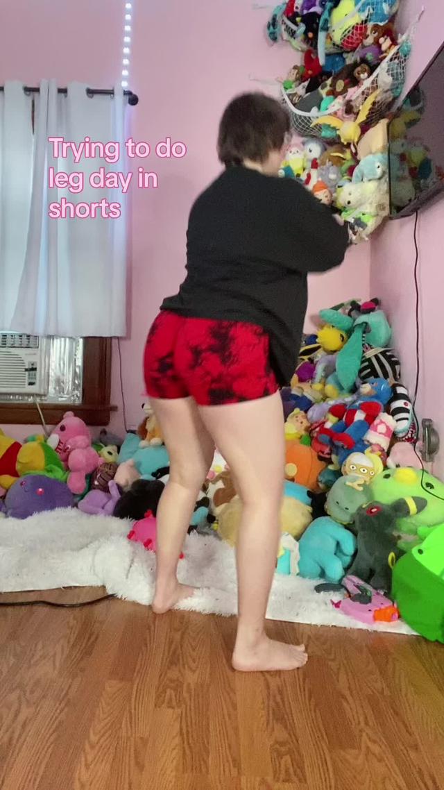 I love my gym shorts but they just keep rolling 😩 if i got a bigger size they’d be too big around my waist 😭 its a loosing battle on all fronts  #egirl #altgirl #nonbinary #gamer #GamerGirl #tomboy #nomakeup #chubbygirl  | Trying to do leg day in shorts | Country: US